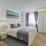 Viras Luxury Apartman *