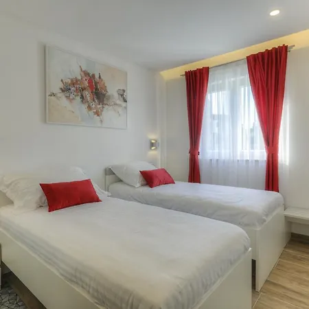 Viras Luxury Apartment *