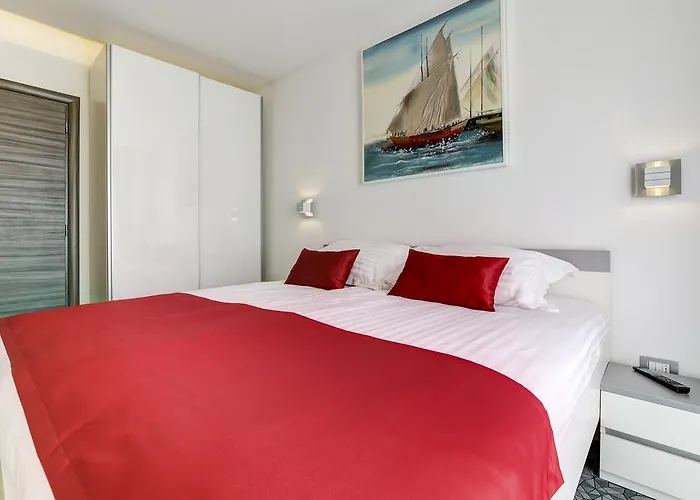 Viras Luxury Apartmán *