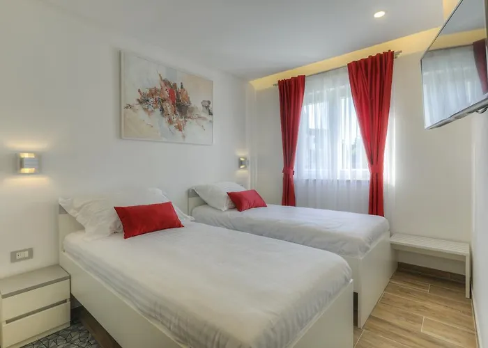 Viras Luxury Apartmán *